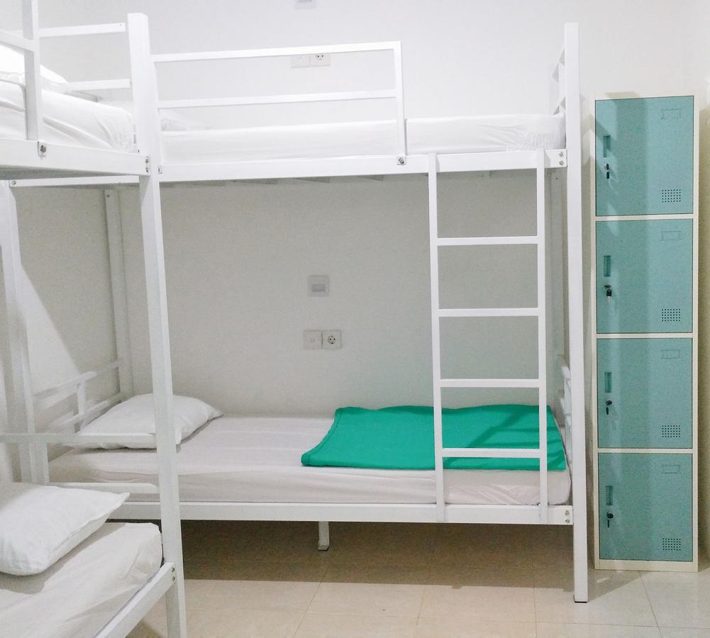 The Ruum Hostel Canggu Екстер'єр фото