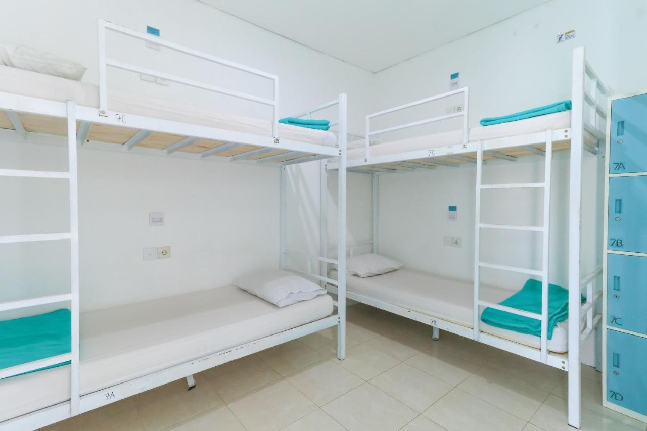 The Ruum Hostel Canggu Екстер'єр фото