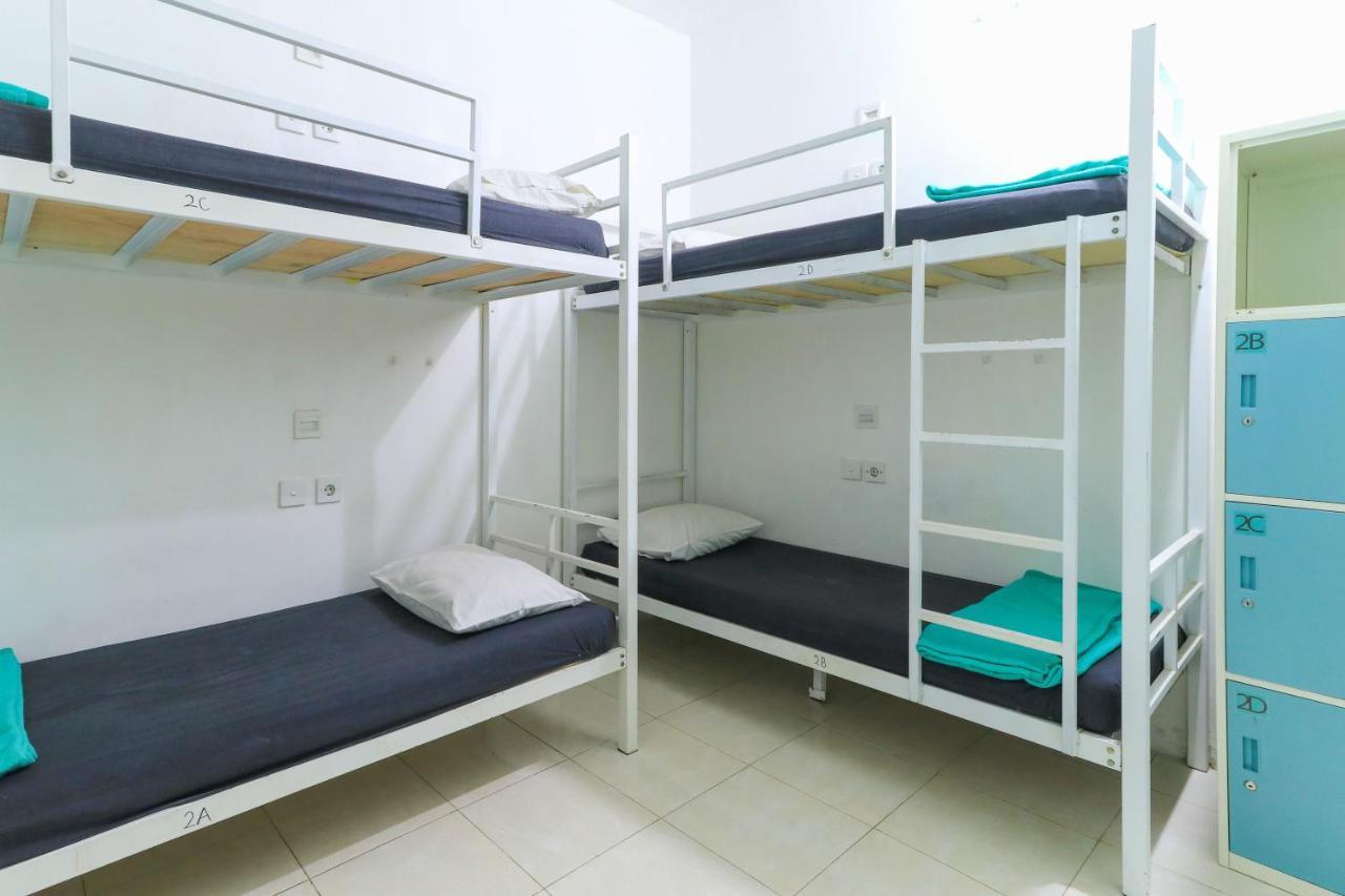 The Ruum Hostel Canggu Екстер'єр фото