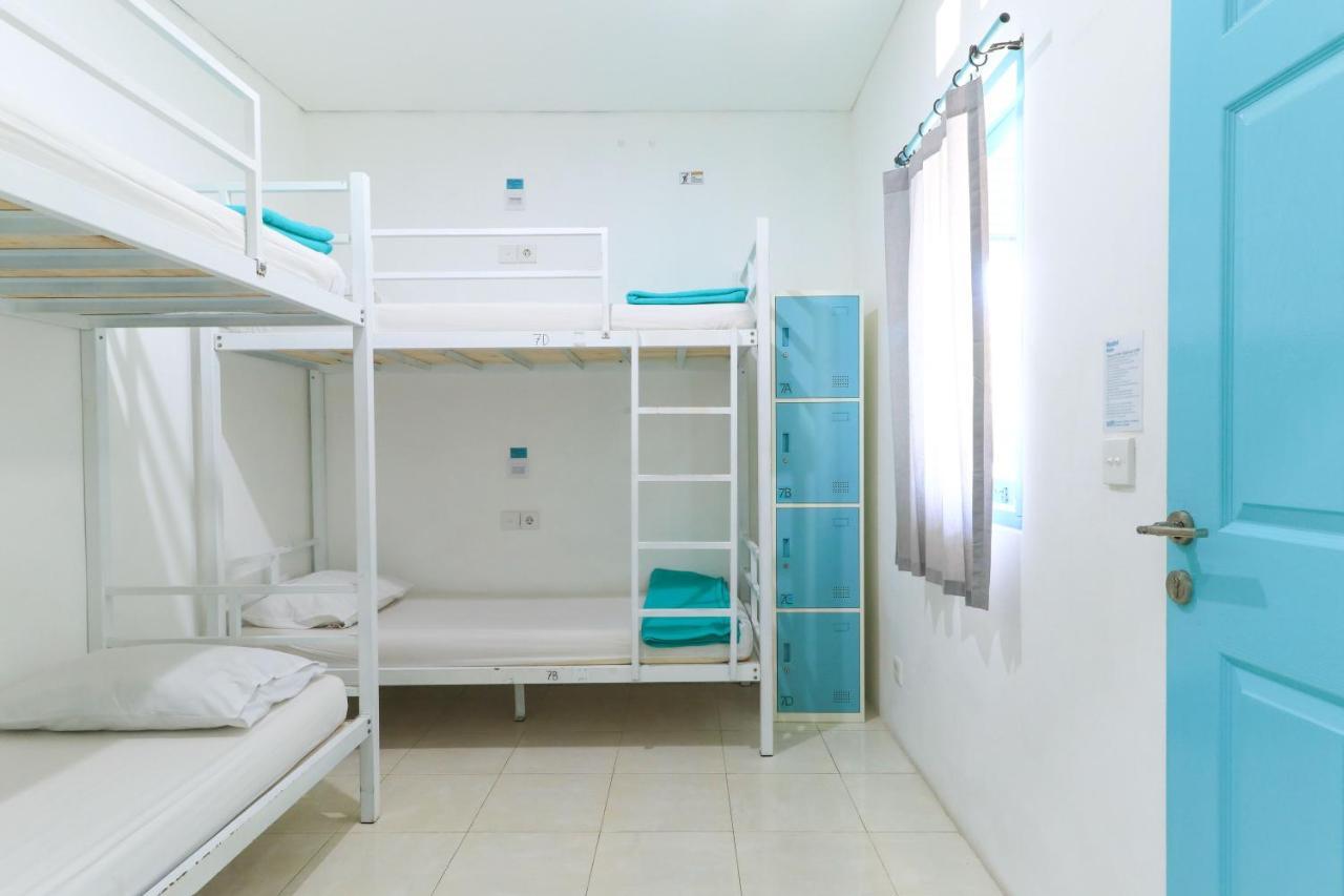 The Ruum Hostel Canggu Екстер'єр фото