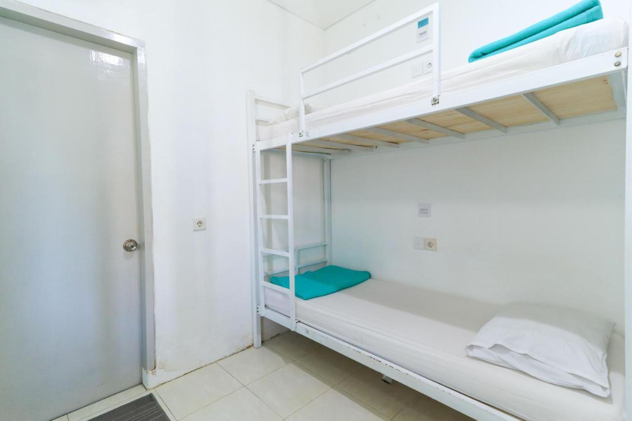 The Ruum Hostel Canggu Екстер'єр фото